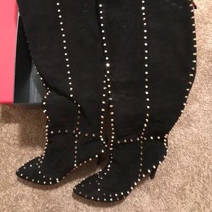 Jenifer le Black 2BDs size 41=US 10. Wide calf.